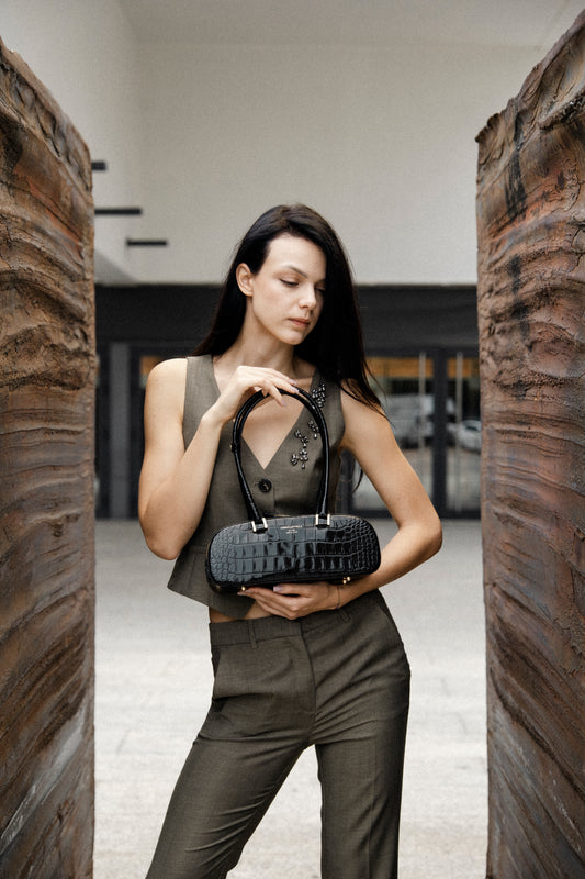 Anais Medium Black Cocco Leather – Elegant Everyday Shoulder Bag