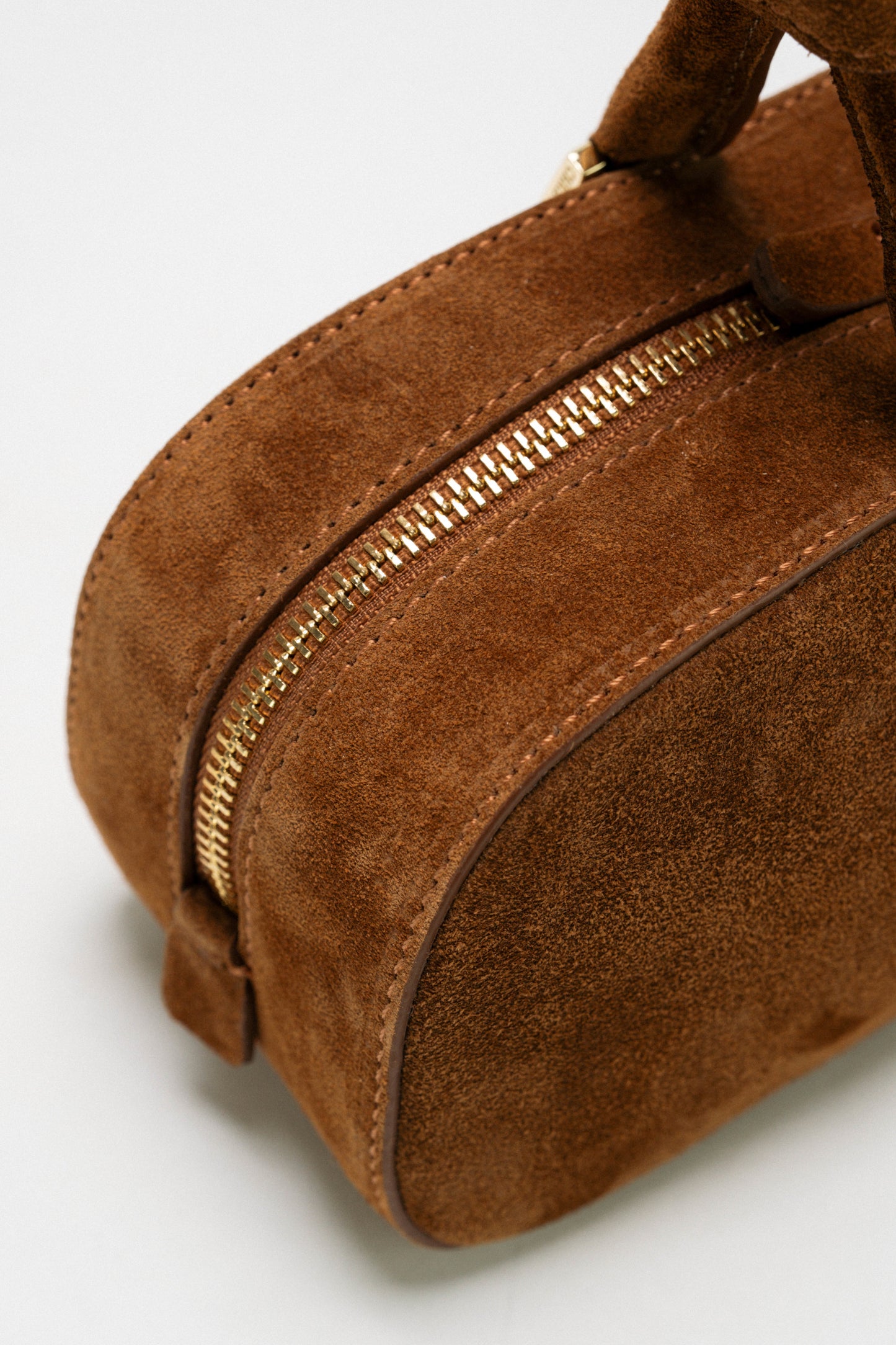 [Nuova] Anais Medium Cognac Borsa elegante in suede dal fascino raffinato