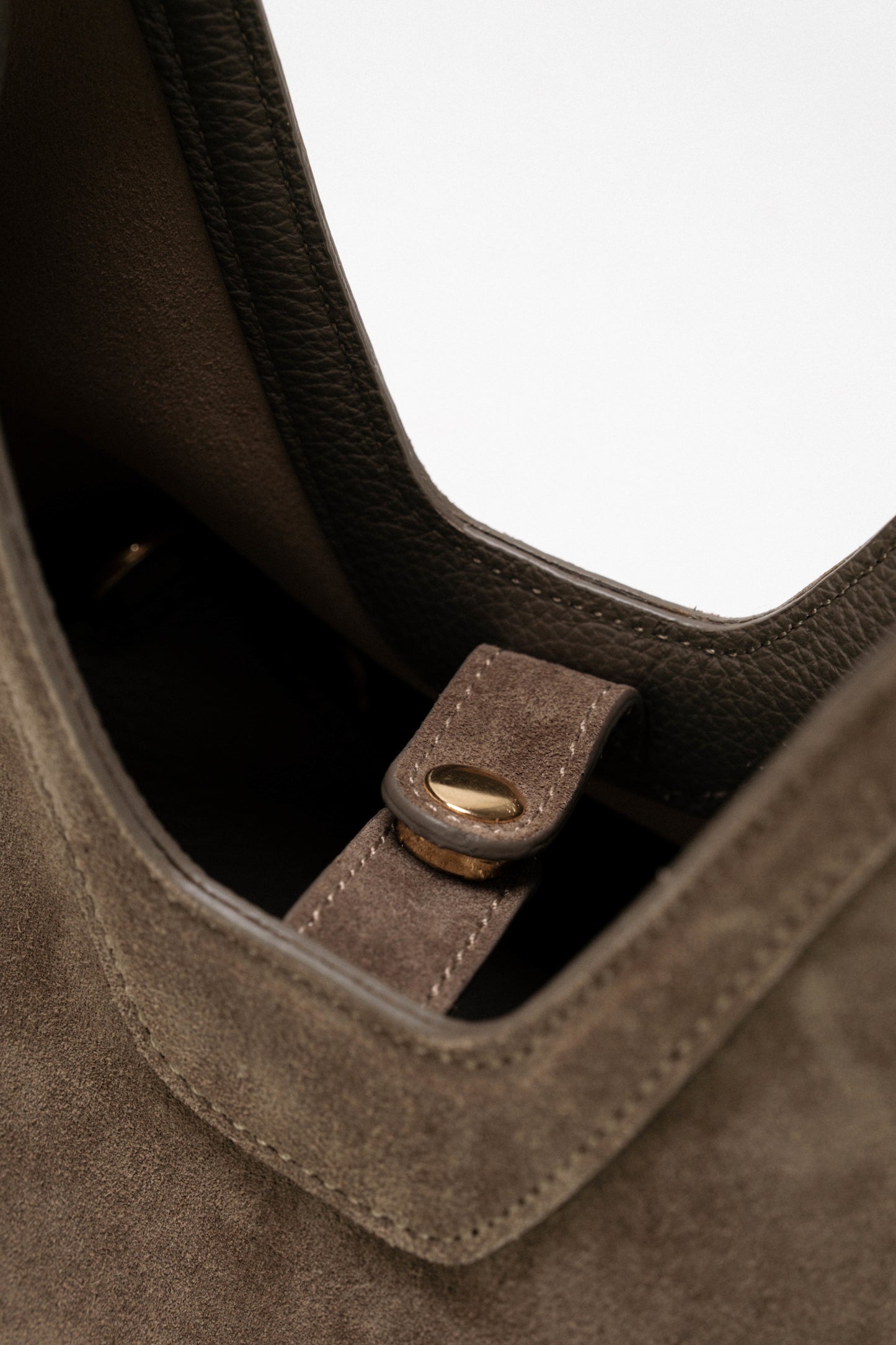 [Nuovo] Silvya Small Grey Suede