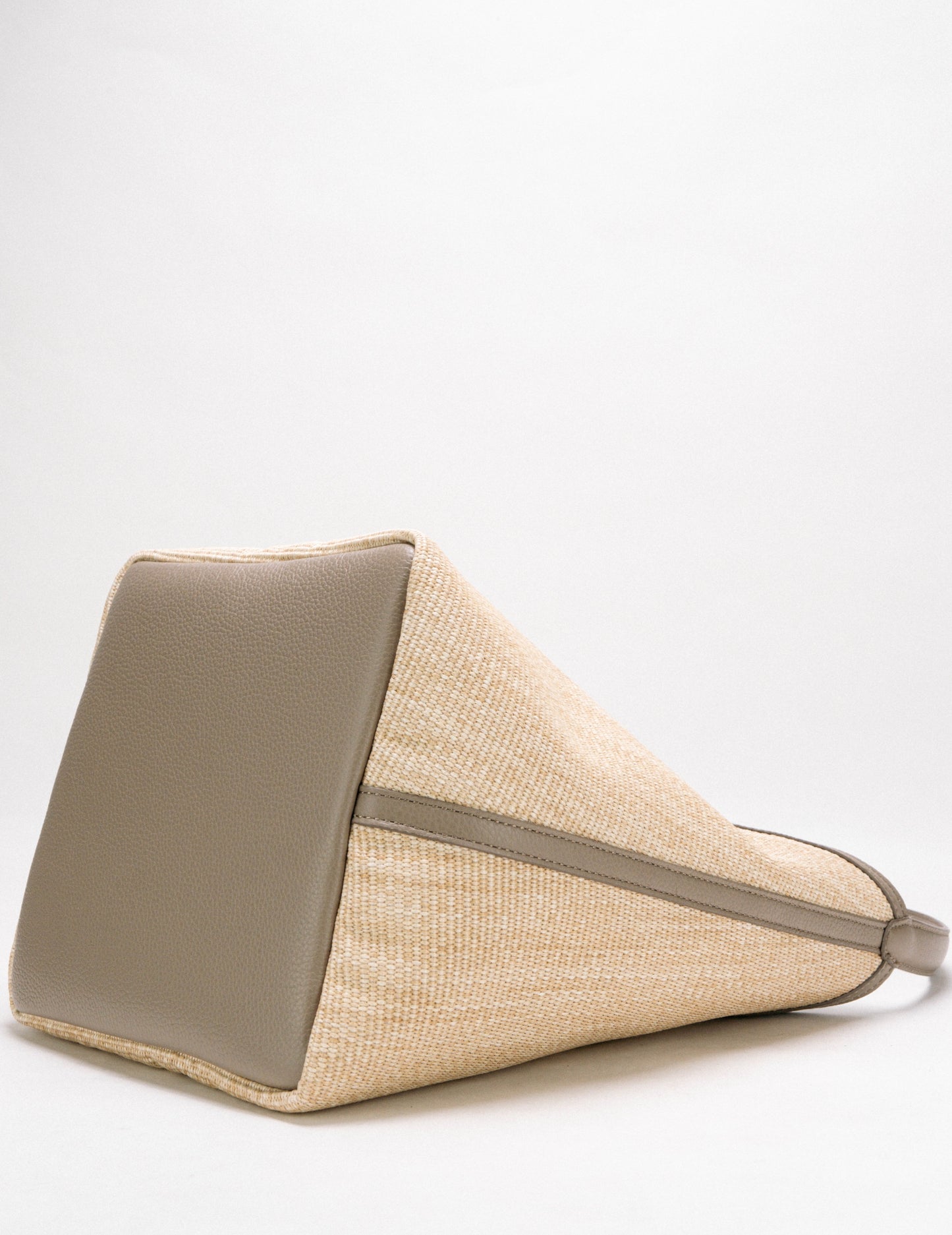 [Novità] Silvya Large Natural Grey - Borsa in rafia macramè