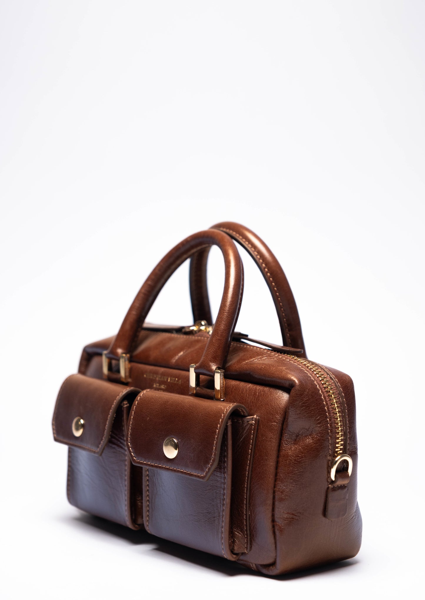 【新作】ソフィー スモール チェスナットレザー 洗練された魅力のコンパクトバッグ