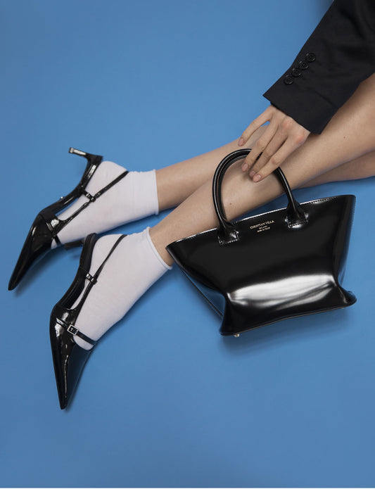 Jolie Small Black – Modern geometry in mirror calfskin