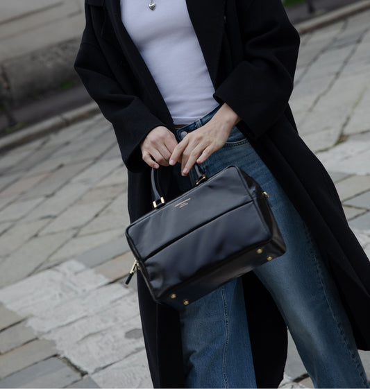 Jayla Large Black – Geometric design with contemporary character