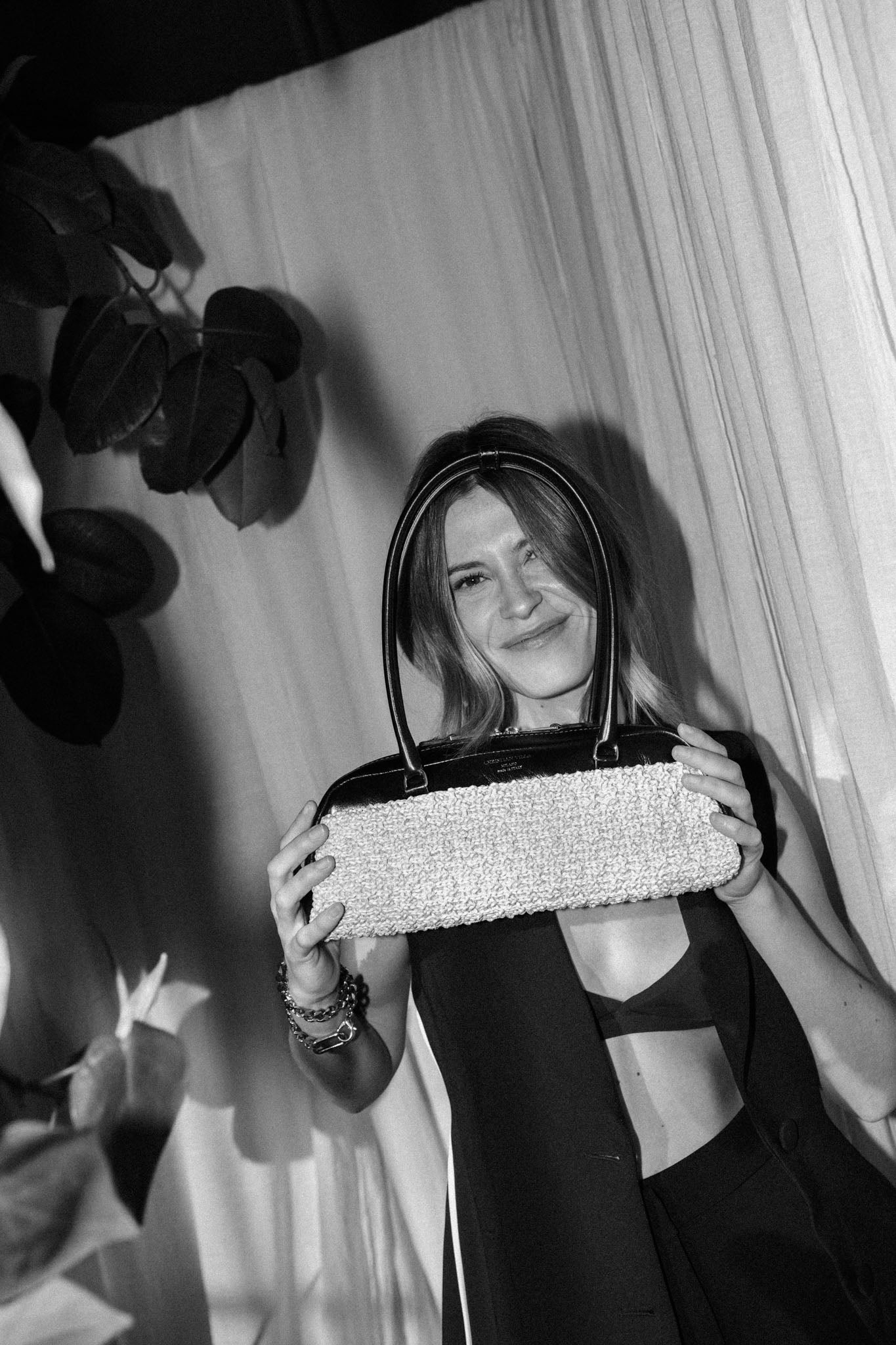 [New] Stacy Medium Natural Brown – Straw macramé bag with rounded shape